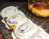 Foto langkah ke 8 dari resep Cinnamon Rolls with Cream Cheese Frosting.