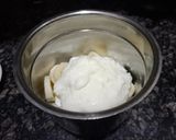 A picture of step 1 of Weightloss isabgol banana smoothie.