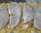 Foto del paso 3 de la receta: Atún con patatas al horno