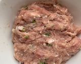 รูปขั้นตอนการทำที่ 3 ของ หมูก้อนทอด สูตรคุณแม่