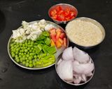 A picture of step 1 of Mix Vegetable Masala Pulav.