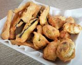 Foto del paso 4 de la receta: Ensalada templada de alcachofa y berenjena en tempura con torreznos