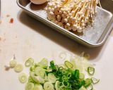 Hình bước làm 1 của món Canh Gà Nấu Nấm Kim Châm