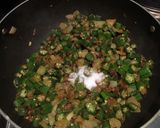 A picture of step 4 of Spicy Okra.