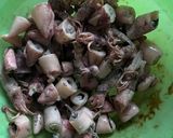 Foto langkah ke 3 dari resep Cumi Asin Sambal Goreng Simpel.