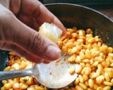 चीज स्वीट कॉर्न मसाला (cheese sweet corn masala recipe in marathi) रेसिपी स्टेप 5 फोटो 