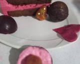 Foto del paso 6 de la receta: Esfera de chocolate rellena de helado de fresa