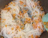 Foto langkah ke 6 dari resep Soun Goreng Simple Enak Lengkap Bergizi ✨.