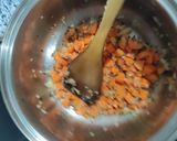 Foto del paso 4 de la receta Sopa de zanahoria y patatas a la mantequilla con pan tostado y queso gratinado