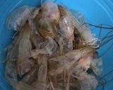 Foto langkah ke 1 dari resep Air Kaldu Udang (kepala kulit udang).