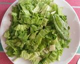 Foto langkah ke 2 dari resep Tumis Selada Simpel.