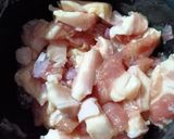 Hình bước làm 1 của món Mì xào Keto nấm thịt cà chua