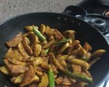 तले हुए मसाला आलू (Fried masala aalo recipe in hindi) रेसिपी चरण 4 फोटो