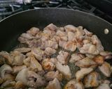 A picture of step 4 of Boneless Chicken Thighs in Oyster Sauce.