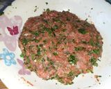 Une image de l'étape 1 de Tajine kefta aux œufs et à la tomate.