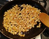 Foto del paso 1 de la receta: Huevos con maíz tierno