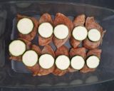 Piersi duszone pod cukinią i passata pomidorową z ryżem i sałata krok przepisu 2 zdjęcie
