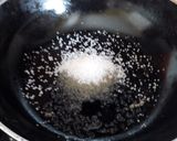 A picture of step 2 of Caramelized makhana.