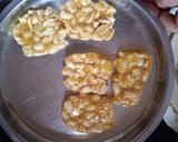 શીંગ ની ચીકી (Shing Chikki Recipe In Gujarati) રેસીપી સ્ટેપ5ફોટો