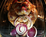 Foto del paso 4 de la receta: Pollo al horno con bacon, y patatas gratinadas