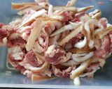 Hình bước làm 1 của món Thịt bê hấp gừng sả tía tô