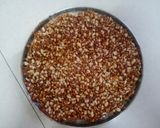 शेंगदाणा गुळ बर्फी (shengdana gud barfi recipe in marathi) रेसिपी स्टेप 2 फोटो