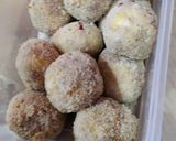A picture of step 2 of Cheese Corn Balls.