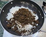 A picture of step 3 of Curry Leaves Rice.