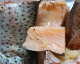 Hình bước làm 1 của món Lẩu đầu cá hồi nấu măng chua