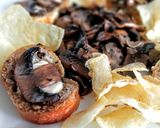 Foto del paso 1 de la receta: PORTOBELLOS🍄al Ajillo con Papas Chips...!