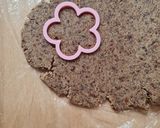 Foto del paso 4 de la receta: Galletas de harina de "trigo" sarraceno y pasas 🍇