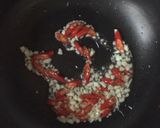Foto langkah ke 2 dari resep Mie goreng udang.