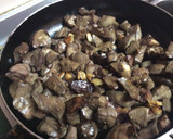 Foto del paso 2 de la receta: Asadurilla de cordero lechal encebollada