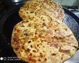 A picture of step 4 of Mixed Parantha.