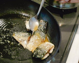 Foto langkah ke 4 dari resep Simple Grilled Mackerel / Saba ala Jepang.