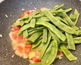 Foto del passaggio 6 della ricetta Fagioli corallo, o pisello mangiatutto conosciuti col nome di taccole #iocucinosostenibile