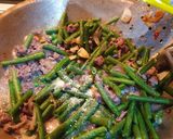 Foto langkah ke 3 dari resep Tumis Daging Sapi Giling Kacang Panjang&Tauge.