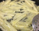 Foto del paso 5 de la receta: Huevos fritos con patatas... para principiantes! 🍳🍟
