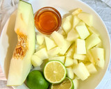 Foto del paso 1 de la receta: Gazpacho ligero de melón, pepino y lima