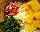 Foto langkah ke 1 dari resep Kentang keju+bayam+daging mpasi.