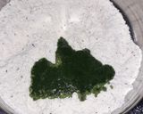 A picture of step 1 of Pumpkin leaves ki crispy puri.