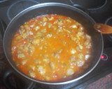 Foto del paso 6 de la receta: Habichuelas compuestas con carne de cochino, papas fritas y huevo duro