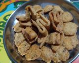 खस्ता मठरी (Khasta mathri recipe in hindi) रेसिपी चरण 5 फोटो