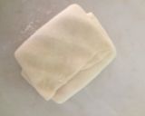 A picture of step 6 of Qeema kachori.