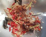 Foto langkah ke 4 dari resep Orek tempe kering kacang tanah dan teri.