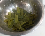 Foto del paso 4 de la receta: Judías verdes con patatas, cebolla y aceite de oliva virgen