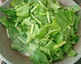 Foto langkah ke 3 dari resep Tumis Sawi Jagung.