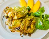 A picture of step 4 of Stuffed zucchini flowers.