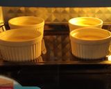 Foto langkah ke 4 dari resep Fresh Strawberry Yogurt Brulee.