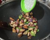 Foto langkah ke 5 dari resep Tumis Terong Cabe Gendot.